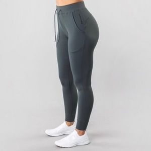Alphalete Premium V2 Jogger - Urban Chic